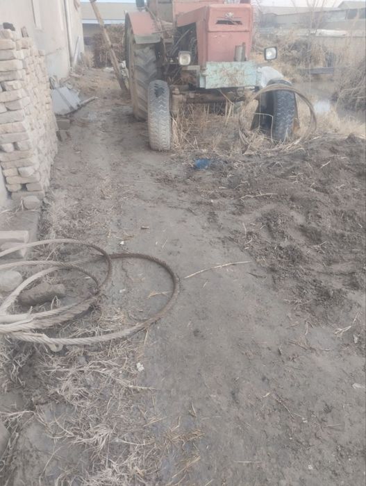 Трактор сотилади