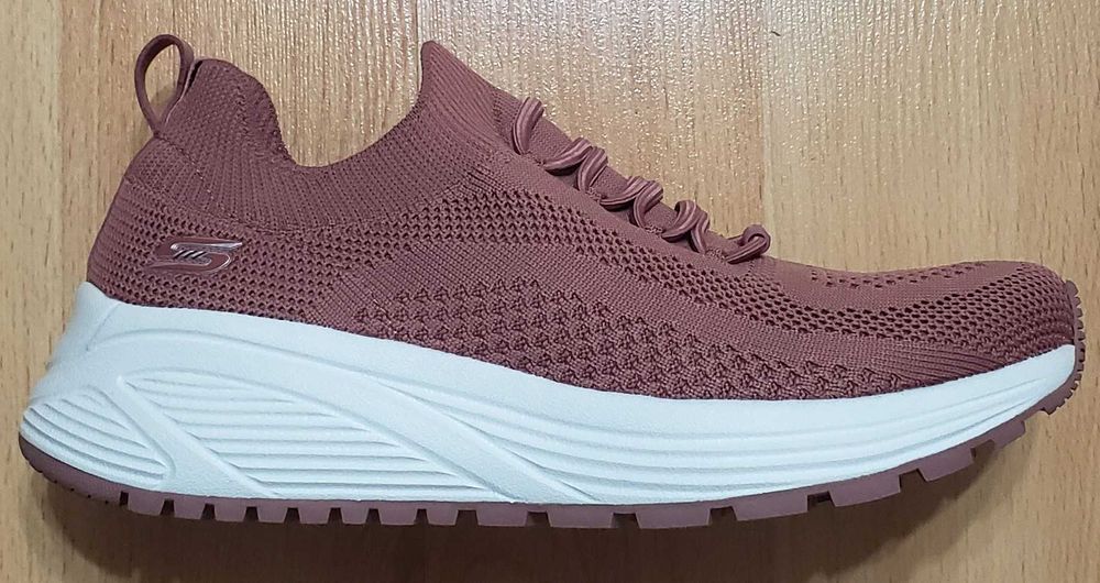 Нови оригинални маратонки SKECHERS за момиче