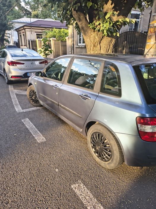 Vând fiat stilo 16 benzina an 2002