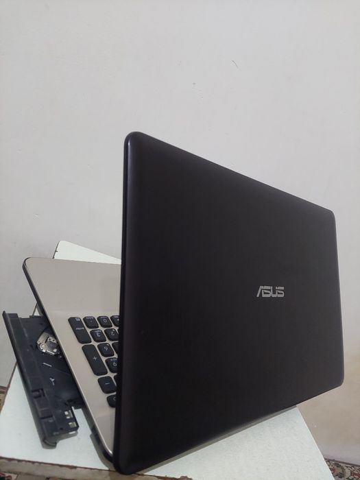 Asus X541S Noutbuk