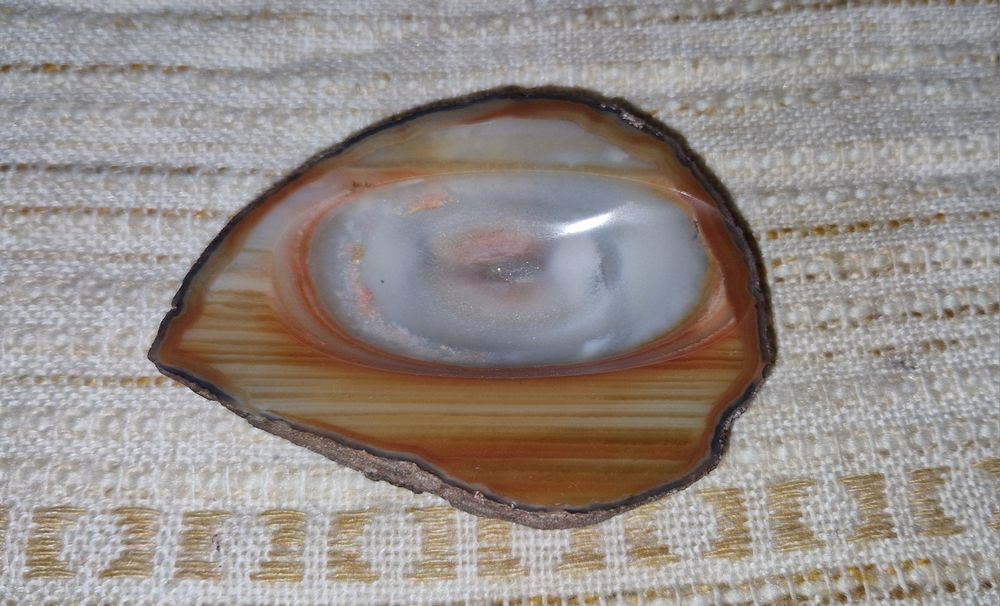 Декоративна чинийка от ахат