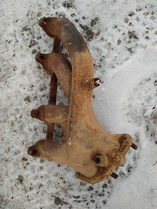 Продам коллектор выпускной Ауди.