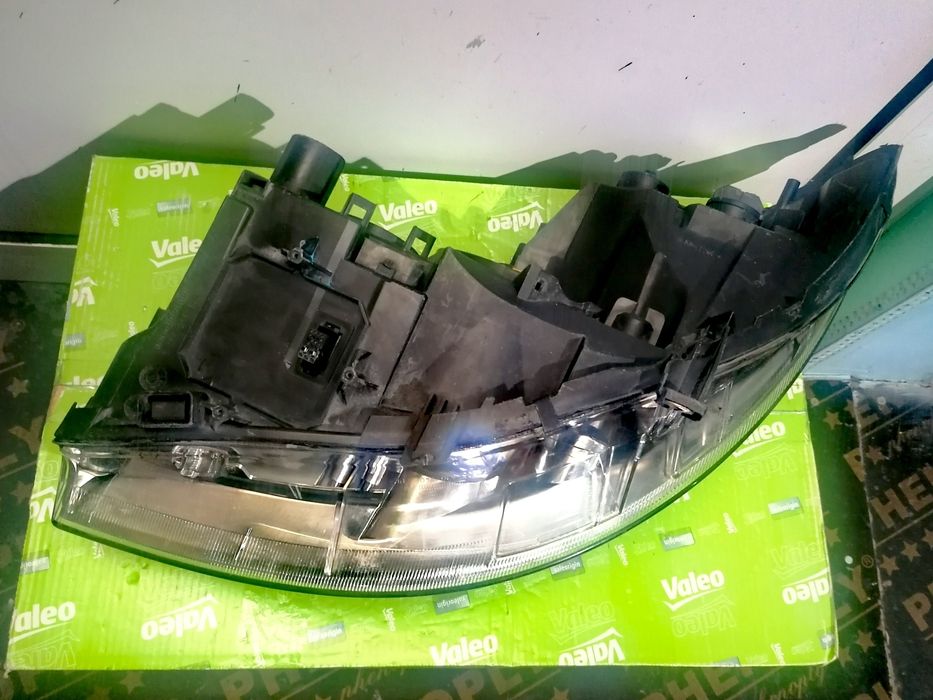 Фар Фарове за Мерцедес А-класа В169 / Mercedes A - Class W169 Xenon.