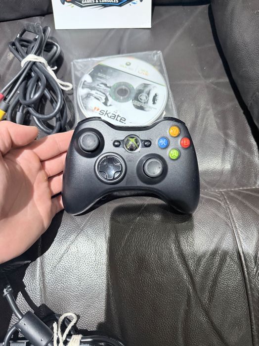 Xbox 360 S – комплект с Kinect + игри