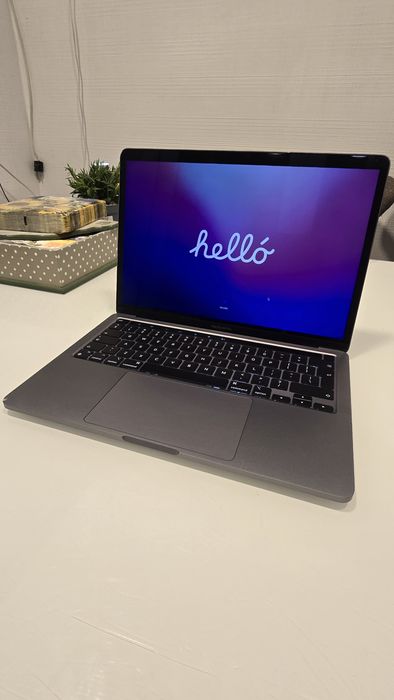 MacBook 13 pro M1 chip 256