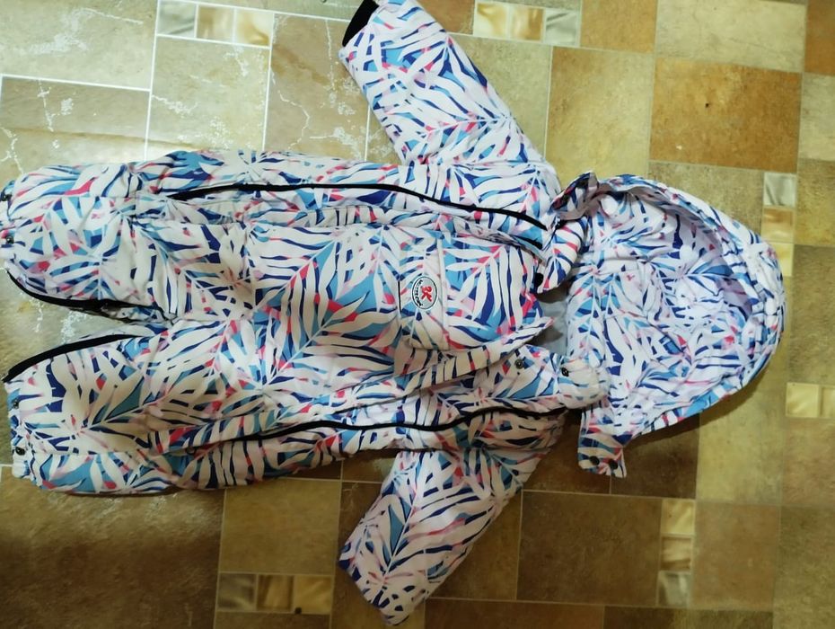 Продам детский демисезонный комбинезон