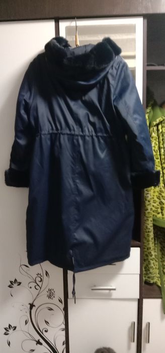Продам парка женская