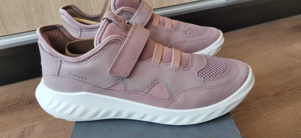 Нови детски обувки ECCO с Geore-Tex мембрана, 38 номер