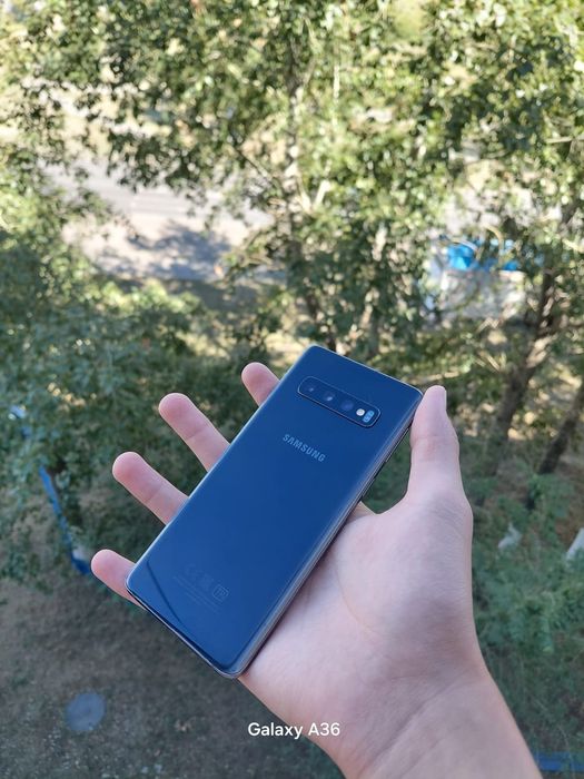 Обменяю Samsung S10