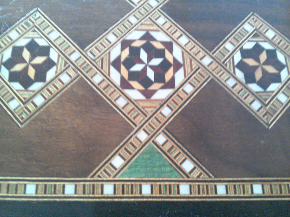 Joc șah cu toate piesele, casetă intarsii, furnir lemn exotic