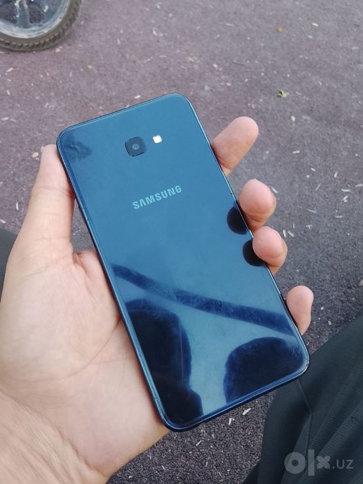 Samsung j 4 plus