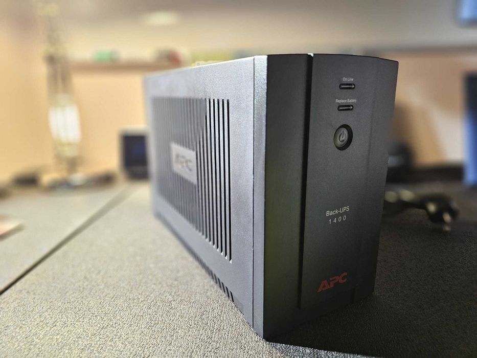 Vand UPS APC BX1400U-GR, 1400 VA, 700 W, RJ11, Line-interactive
