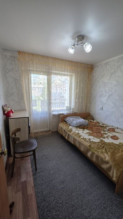Продам 4 комнатную квартиру