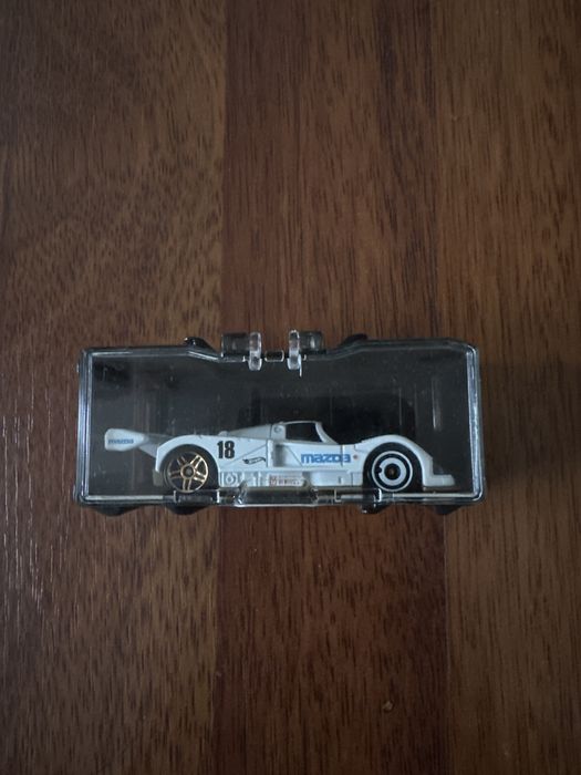 Hot wheels машинки