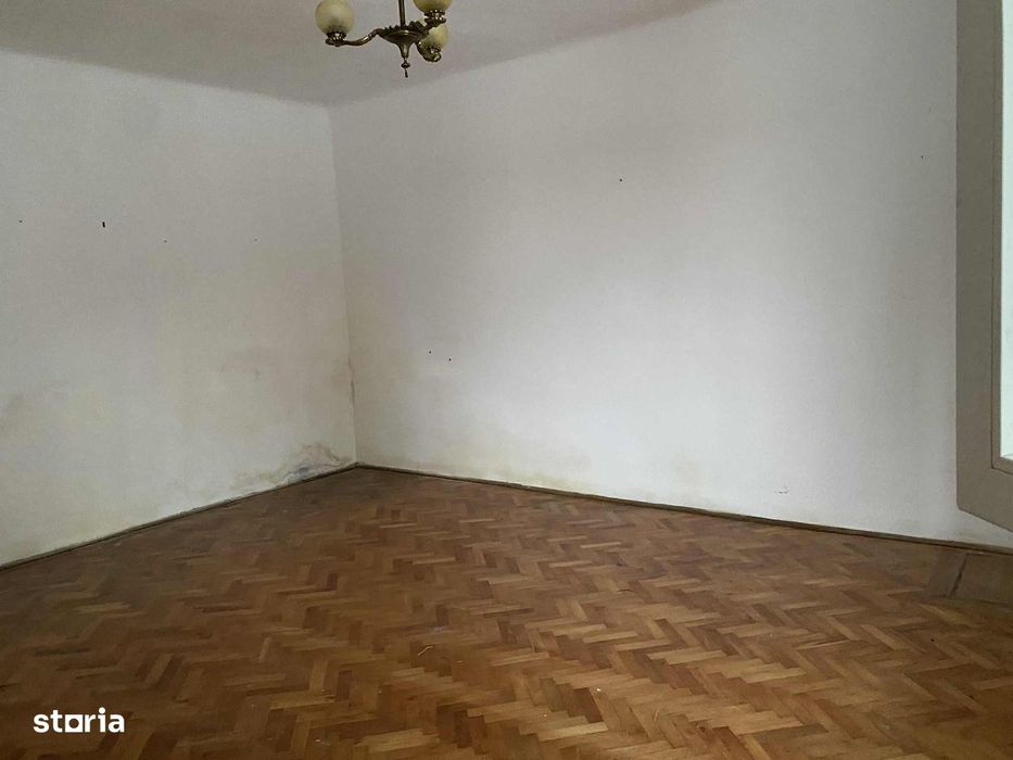 Casa cu doua camere de vanzare in curte comuna Targu Mures, Mures