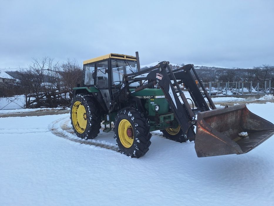 john deere 1640 cu incarcator frontal 4×4