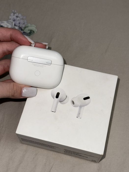Продам air pods pro . Оригинал, с коробкой