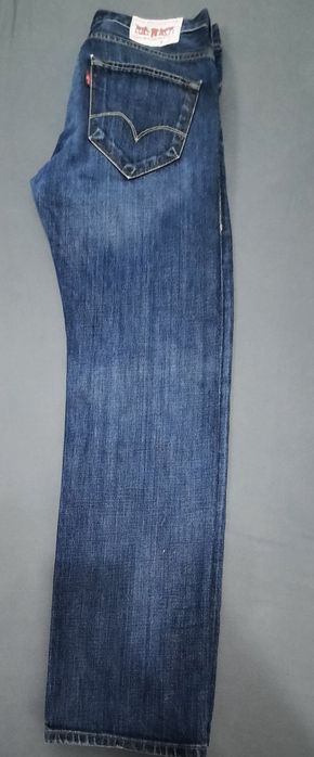 Blugi Levi Strauss albastru inchis