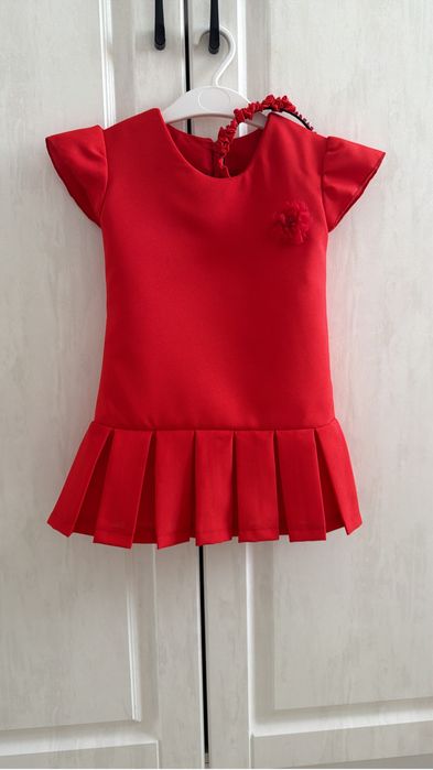 Красное детское платье