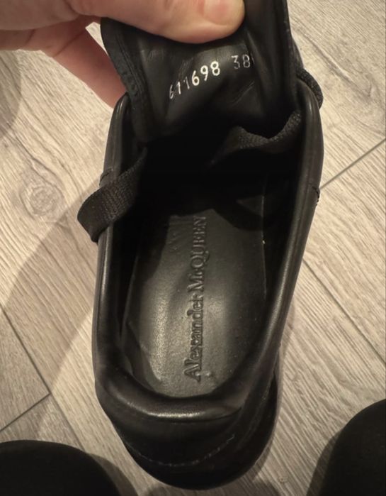 Pantofi sport Alexander McQueen originali, mărimea 38 – stare ca nouă