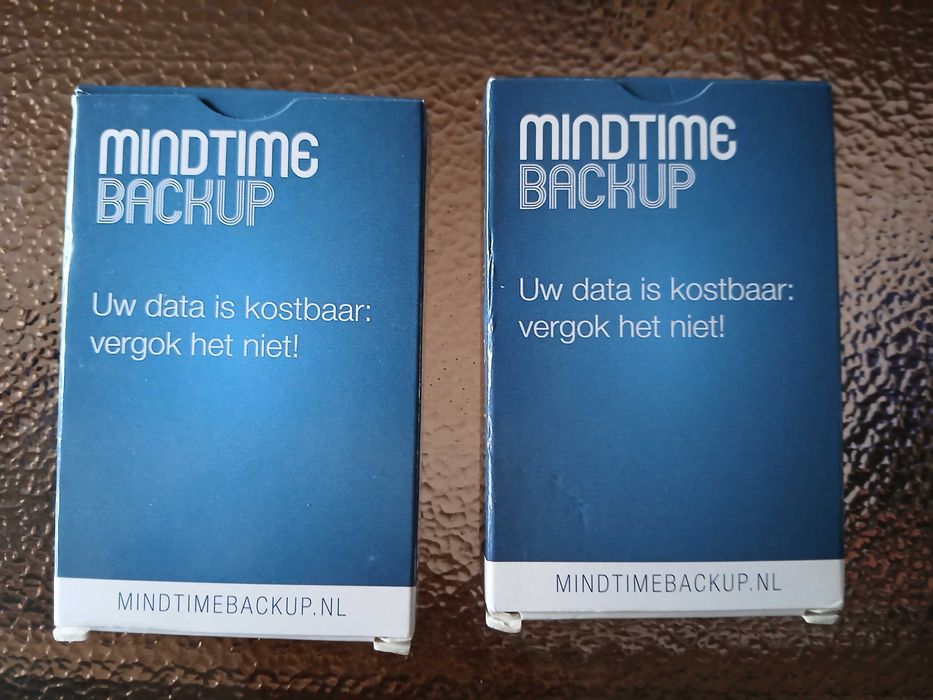 Продавам нови карти за игра – 52 + 3 броя