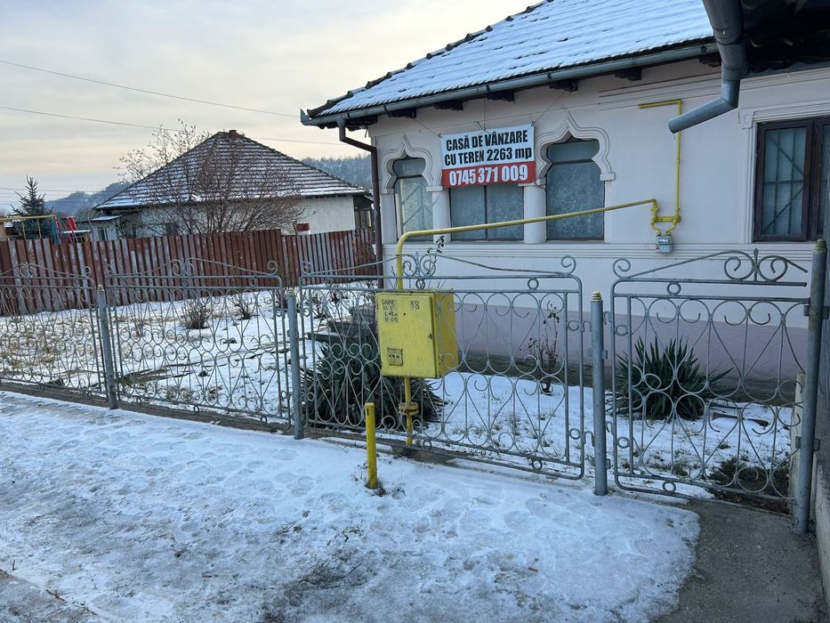 Casa + teren oras Comanesti 2300m2 -  Comision 0