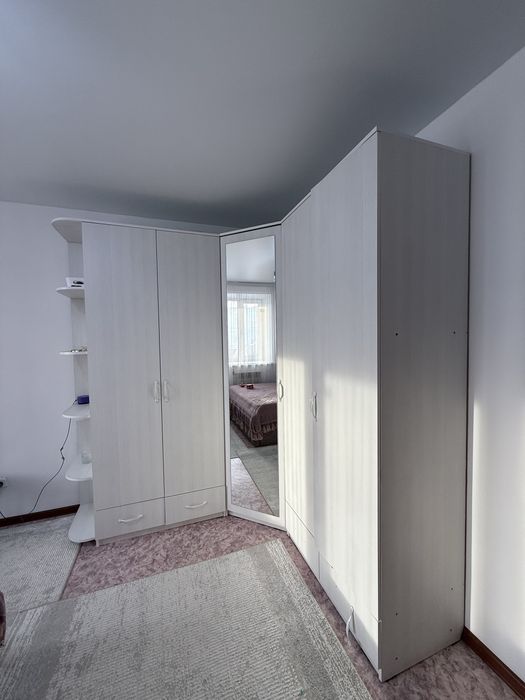 Продам Шкаф угловой