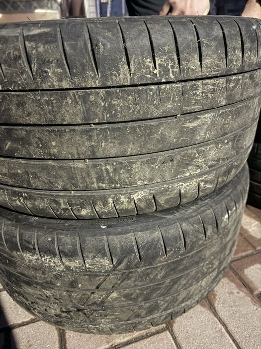 Michelin Pilot Sport 4S 225/40/19