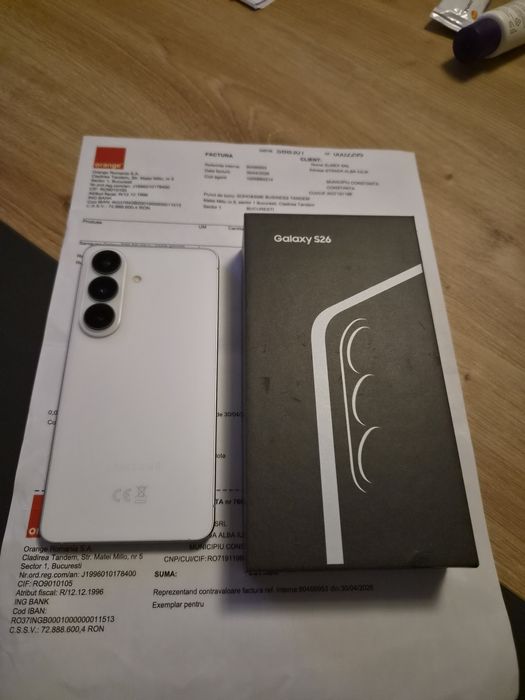 Samsung galaxy s26 white