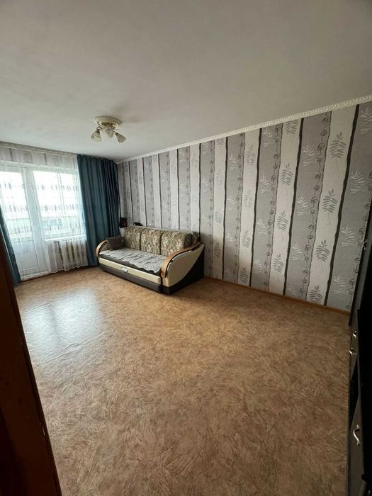 Продам 2х комнатную квартиру 8 мкр.