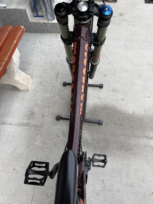 Планински велосипед Мекица DH Mongoose  за скачане. 26/M.