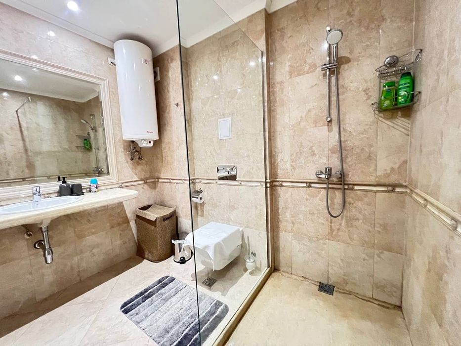 Дава се под наем Двустаен апартамент в Варна, Гръцка махала - 80 кв.м за 1100 € - Снимка #7