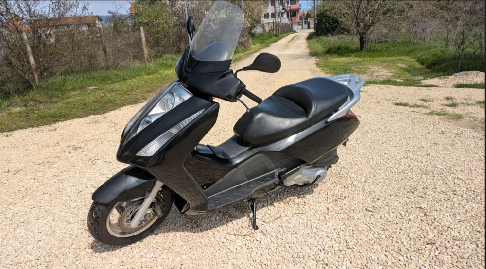 Продавам скутер Honda Pantheon