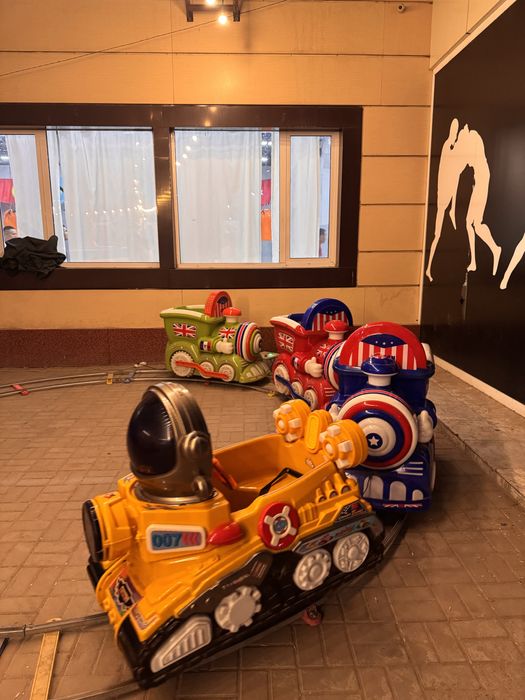 Batot va paravoz bolalar oyinchogʻi