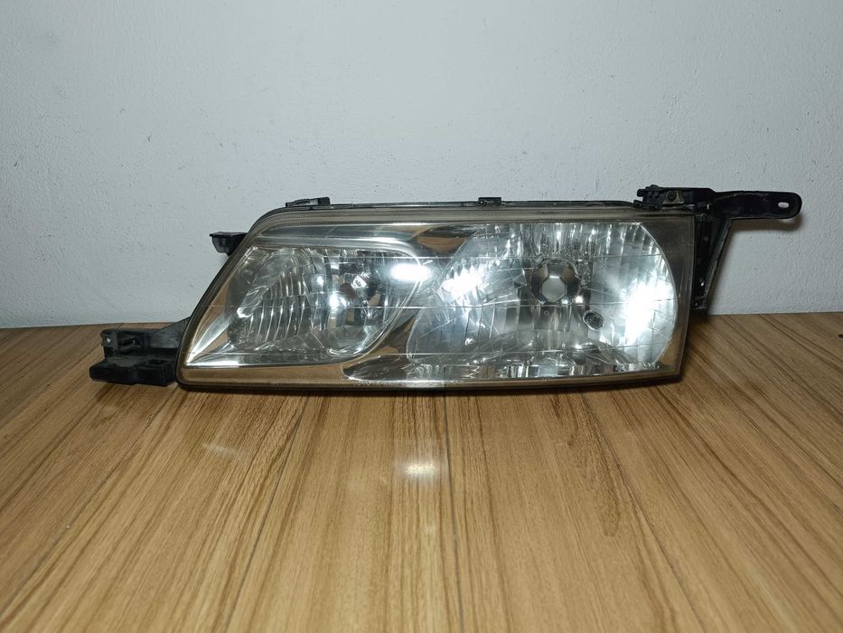 Фара 1шт Левая Toyota Estima Previa 1-пок Рест Тойота Эстима Превия