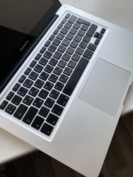 MacBook 2010 года