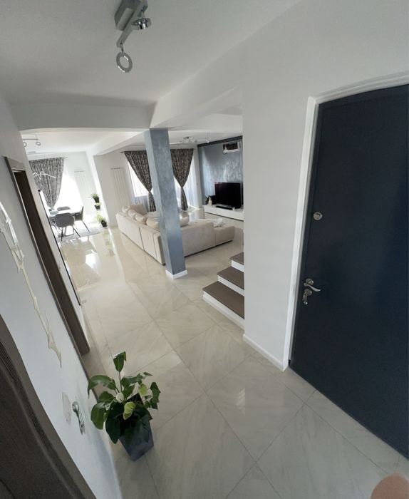 Vand casa cu piscina in Comuna Berceni