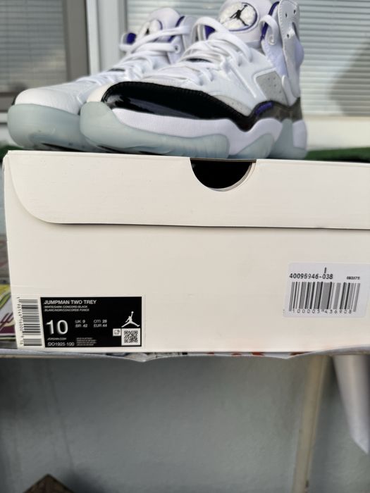 Nike Jordan Two Trey, чисто нови с кутия, EU 44