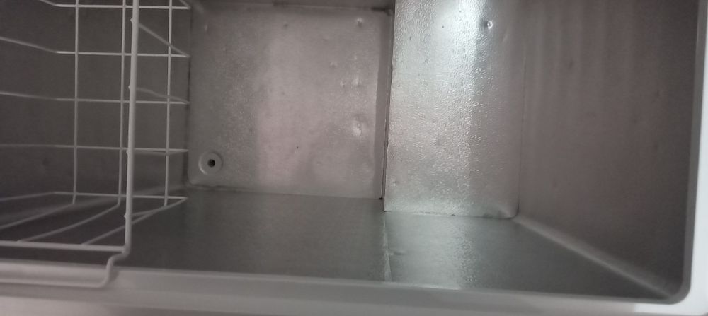 Отдам почти дарам морозильник