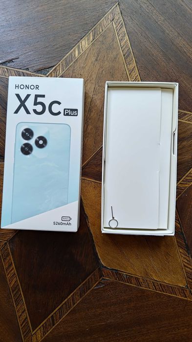 Оригинална кутия за Honor X5c Plus с ПЪЛЕН комплект аксесоари (БЕЗ ТЕЛЕФОН)