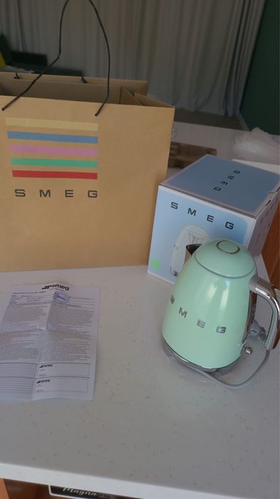 Продаётся чайник Смег, оригинал, новый