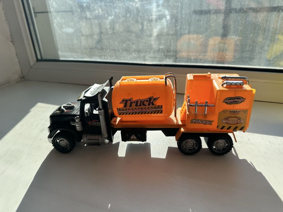 Продам игрушки разные