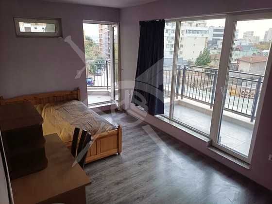 Дава се под наем Двустаен апартамент в Варна, Левски - 64 кв.м за 425 € - Снимка #2