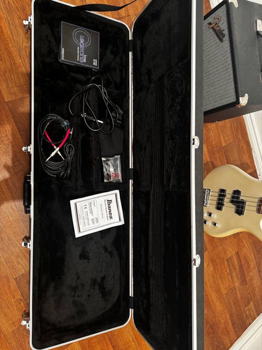 Ibanez Электро басс гитара+ басовый усилитель Fender+ жесткий кейс+акс