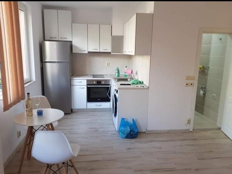 Дава се под наем Едностаен апартамент в Русе, Център - 32 кв.м за 193.8 € - Снимка #5