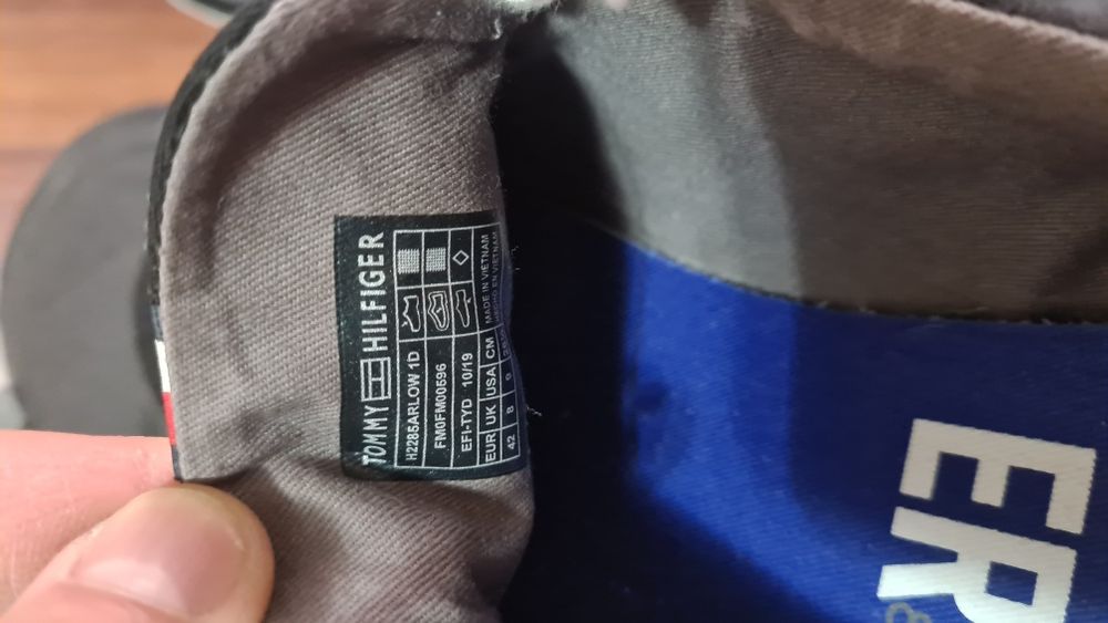 Tommy hilfiger 42