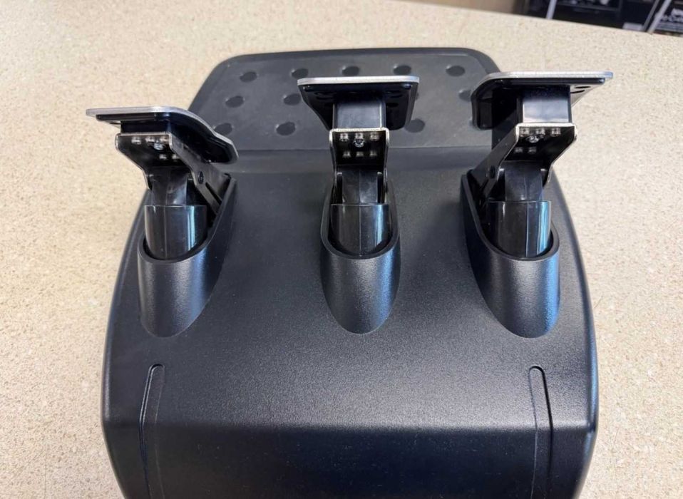 С Гаранция Logitech G923 TrueForce като нов