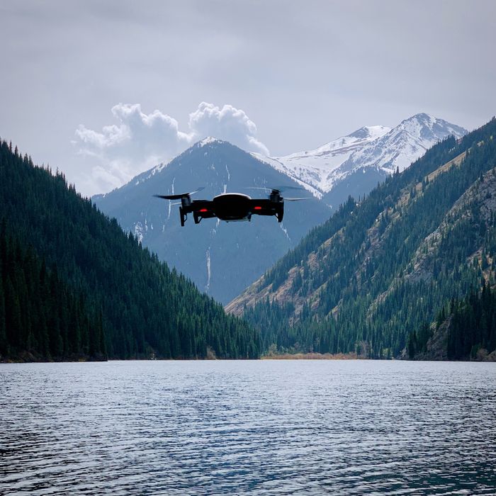 Продам дрон dji mavic air