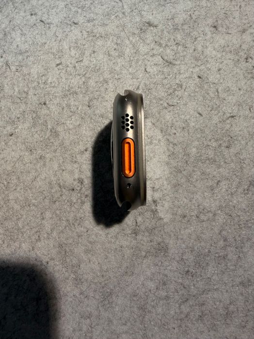 Apple Watch Ultra 1 (model SUA) - estetic și funcțional excelent