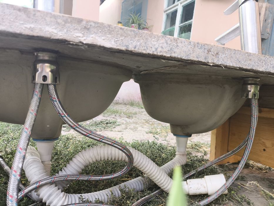 Granitniy rakvina toshi toza